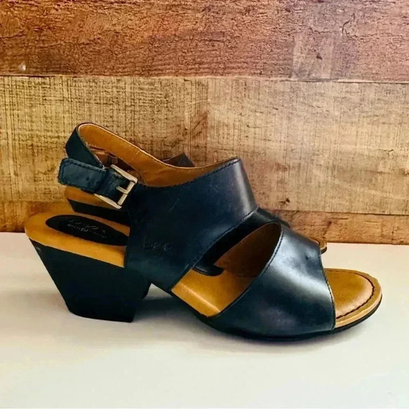 B.O.C. Ángulo In Black Leather Sandals - Picture 2 of 10